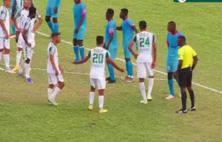 الرجاء يطيح بفريق نيجيليك في عقر داره بهدفين نظيفين الرجاء يطيح بفريق نيجيليك في عقر داره بهدفين نظيفين