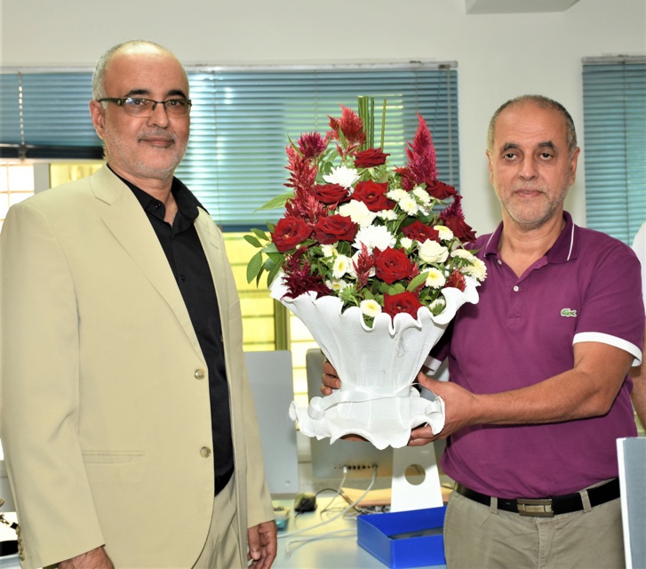 أسرة العلم تكرّم عبد الله الشرقاوي قيدوم الصحافيين القانونيين أسرة العلم تكرّم عبد الله الشرقاوي قيدوم الصحافيين القانونيين