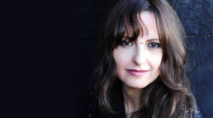 المخرجة المسرحية أسماء هوري رئيية فرقة مسرح أنفاس المخرجة المسرحية أسماء هوري رئيية فرقة مسرح أنفاس