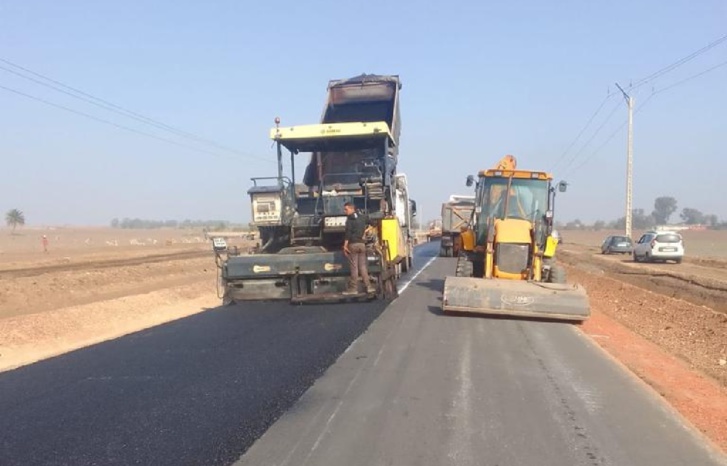 حصيلة المديرية الاقليمية للتجهيز والماء ببرشيد.. مشاريع طرقية اكتملت وأخرى في طور الانجاز
