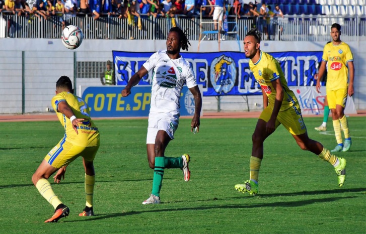 من مباراة الزمامرة وسطاد المغربي/تصوير: ادريس واعزيز من مباراة الزمامرة وسطاد المغربي/تصوير: ادريس واعزيز
