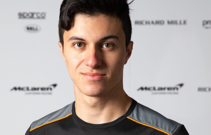 البطل المغربي ميكائيل بنيحيى يعقد ندوة صحفية البطل المغربي ميكائيل بنيحيى يعقد ندوة صحفية