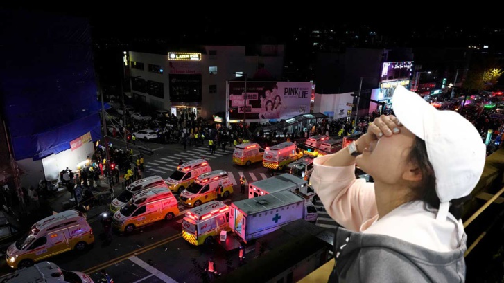 شرطة كوريا الجنوبية الوطنية تداهم مقرات الشرطة المحلية في سول بعد فشلهم في احتواء التدافع القاتل شرطة كوريا الجنوبية الوطنية تداهم مقرات الشرطة المحلية في سول بعد فشلهم في احتواء التدافع القاتل