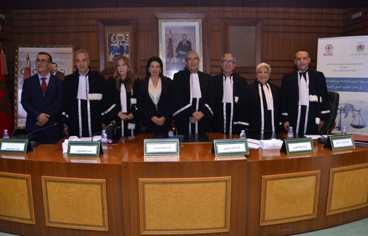 طلبة كلية الحقوق بمراكش يمثلون المغرب في مسابقة القانون الدولي الإنساني بعمان طلبة كلية الحقوق بمراكش يمثلون المغرب في مسابقة القانون الدولي الإنساني بعمان