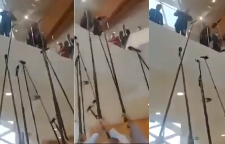 أبدعها الرئيس الجزائري... ندوة صحافية بالزانة أبدعها الرئيس الجزائري... ندوة صحافية بالزانة