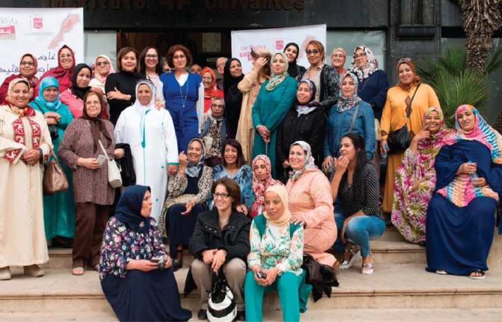 نساء مراكشيات يجتمعن على طاولة السلام نساء مراكشيات يجتمعن على طاولة السلام