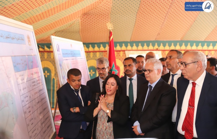 وزير التجهيز و الماء  يشرف على إعطاء انطلاقة أشغال توسيع وتقوية الطريق الوطنية رقم 1