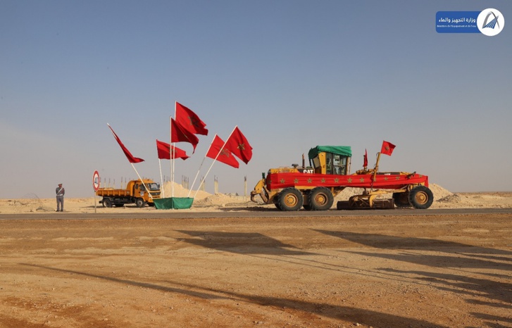 وزير التجهيز و الماء  يشرف على إعطاء انطلاقة أشغال توسيع وتقوية الطريق الوطنية رقم 1