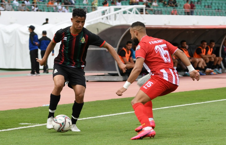 الجيش الملكي في ضيافة المغرب التطواني بحثا عن مزاحمة الوداد في الصدارة الجيش الملكي في ضيافة المغرب التطواني بحثا عن مزاحمة الوداد في الصدارة