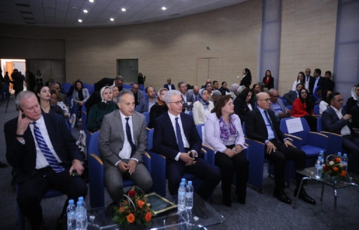 حيار توقع اتفاقيات شراكة لتفعيل برنامج التأهيل والتمكين الٱقتصادي للنساء بمراكش حيار توقع اتفاقيات شراكة لتفعيل برنامج التأهيل والتمكين الٱقتصادي للنساء بمراكش