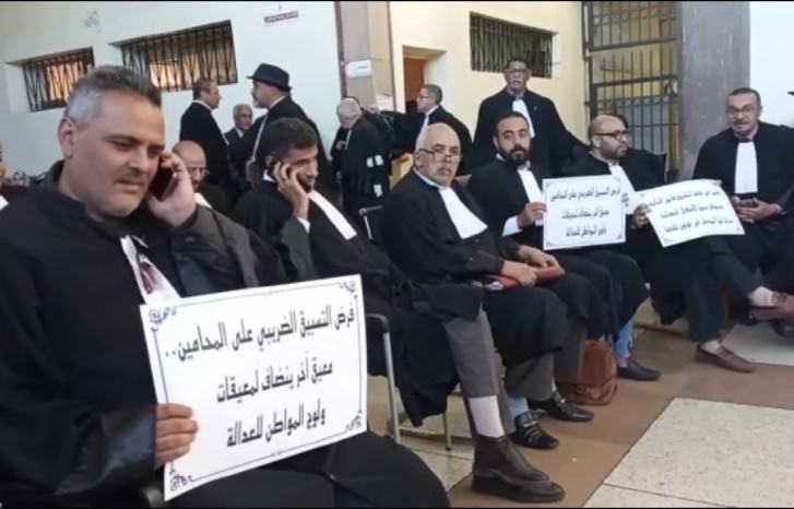 شد الحبل بين المحامين والحكومة تخطى الحدود ودخل "دهاليز" مجلس حقوق الإنسان بجنيف شد الحبل بين المحامين والحكومة تخطى الحدود ودخل "دهاليز" مجلس حقوق الإنسان بجنيف