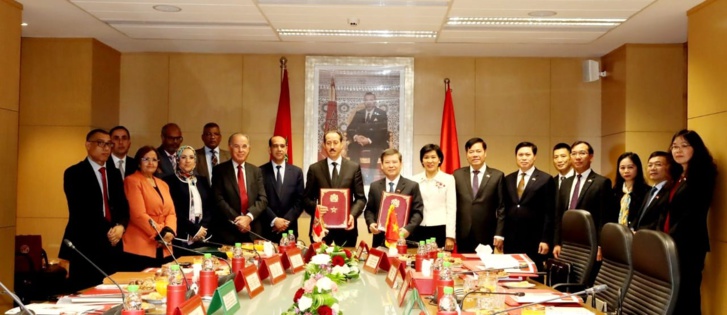 توقيع اتفاقية تعاون بين رئاسة النيابة العامة المغربية ونظيرتها بفيتنام توقيع اتفاقية تعاون بين رئاسة النيابة العامة المغربية ونظيرتها بفيتنام