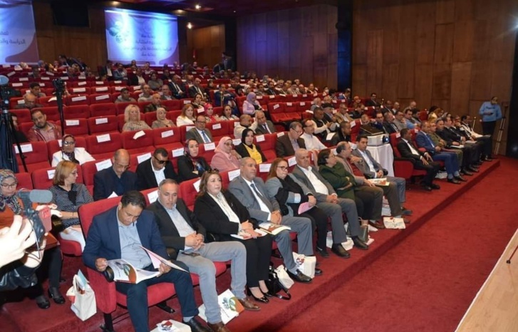 مجلس سلا يصادق بالاجماع على برنامج عمل بقيمة 14 مليار درهم مجلس سلا يصادق بالاجماع على برنامج عمل بقيمة 14 مليار درهم