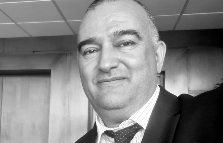 اتركوا وليد يشتغل في هدوء ...! اتركوا وليد يشتغل في هدوء ...!