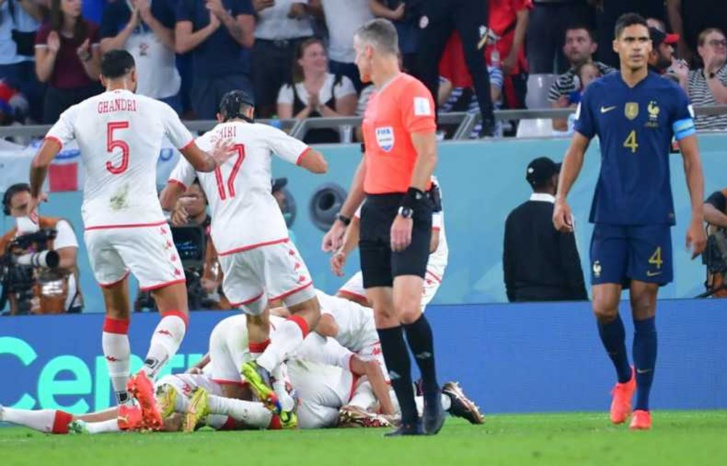 الأرجنتين تتغلب على بولندا وتعبران معا إلى دور 16 الأرجنتين تتغلب على بولندا وتعبران معا إلى دور 16