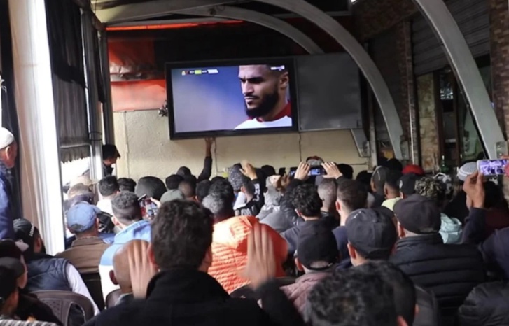 جمعية أرباب المقاهي والمطاعم تحذر من زيادة تسعيرة المشروبات أثناء مباريات الأسود جمعية أرباب المقاهي والمطاعم تحذر من زيادة تسعيرة المشروبات أثناء مباريات الأسود