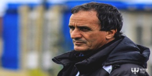 محمد البوساتي لاعب دولي سابق محمد البوساتي لاعب دولي سابق