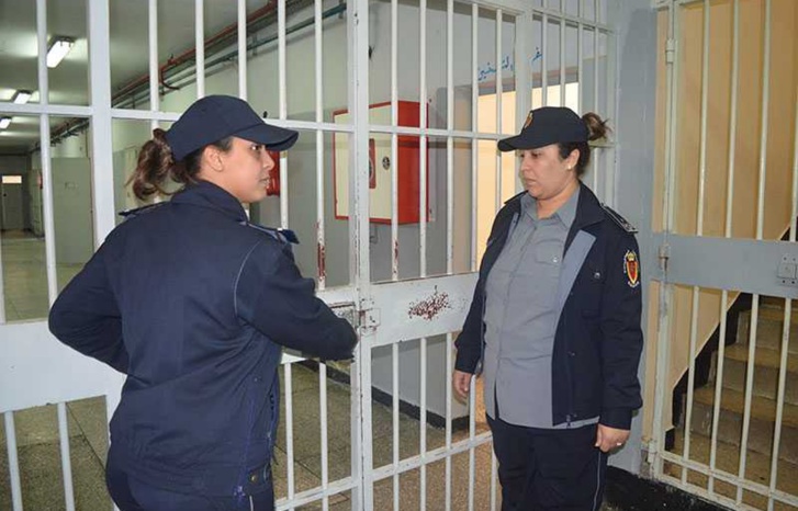 إدارة سجن آيت ملول 2 تنفي تدهور الحالة الصحية لسجينة أضربت عن الطعام إدارة سجن آيت ملول 2 تنفي تدهور الحالة الصحية لسجينة أضربت عن الطعام