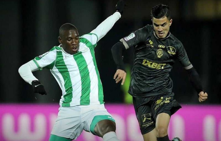 الرجاء يفشل في تجاوز أولمبيك خريبكة ومولودية وجدة يعمق جراح اتحاد طنجة الرجاء يفشل في تجاوز أولمبيك خريبكة ومولودية وجدة يعمق جراح اتحاد طنجة