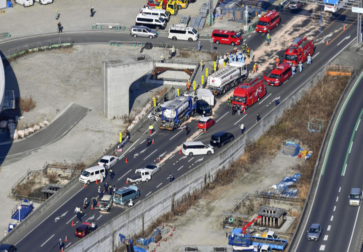 إصابة 15 شخصاً في حادث سير كبير باليابان