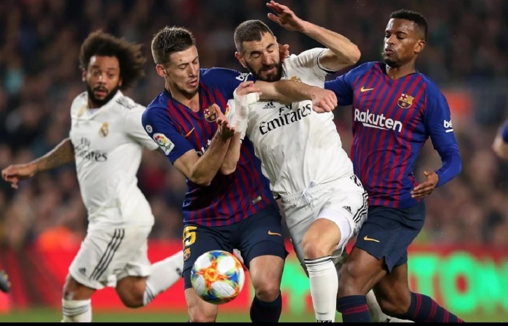 برشلونة يسقط الريال ويظفر باللقب برشلونة يسقط الريال ويظفر باللقب