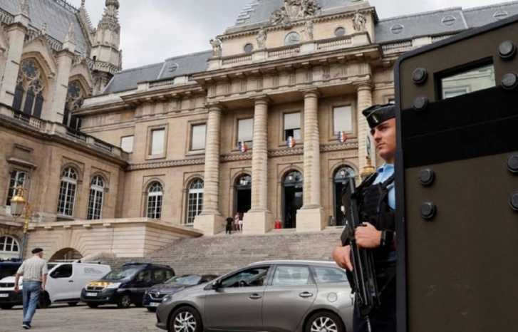 انطلاق محاكمة صحفيين ابتزا المملكة المغربية في باريس انطلاق محاكمة صحفيين ابتزا المملكة المغربية في باريس