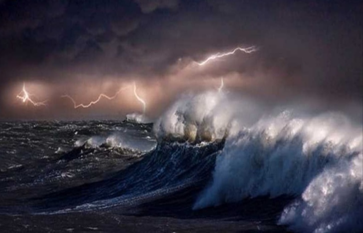 هل تصل عاصفة "جيرارد" القوية إلى المغرب؟ هل تصل عاصفة "جيرارد" القوية إلى المغرب؟