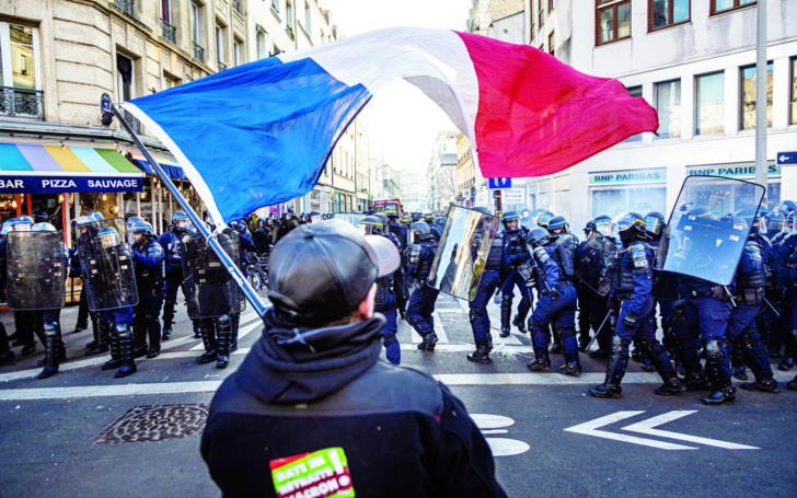سلسلة إضرابات على الطريق في فرنسا ضد إصلاح نظام التقاعد المثير للجدل