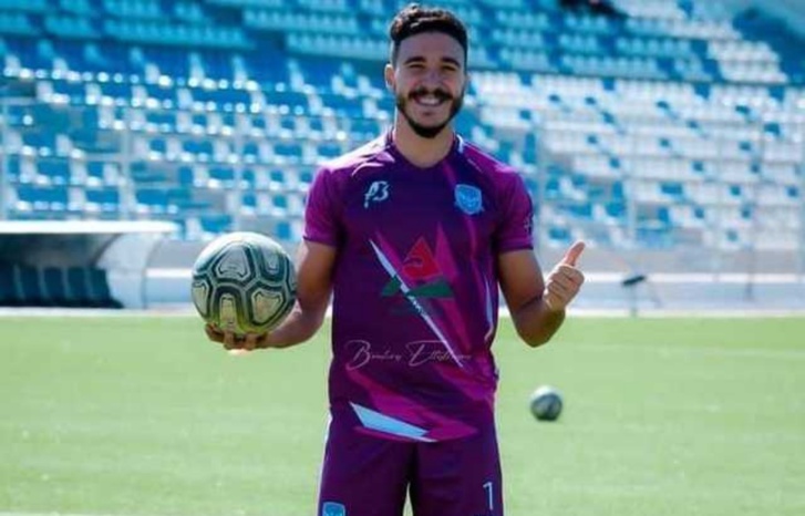 أزمة خانقة بناد مغربي تدفع حارسه للهجرة إلى إسبانيا أزمة خانقة بناد مغربي تدفع حارسه للهجرة إلى إسبانيا