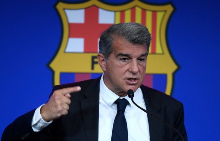 صفقة انتقال لاعب جديد إلى برشلونة عالقة في نظام الفيفا صفقة انتقال لاعب جديد إلى برشلونة عالقة في نظام الفيفا