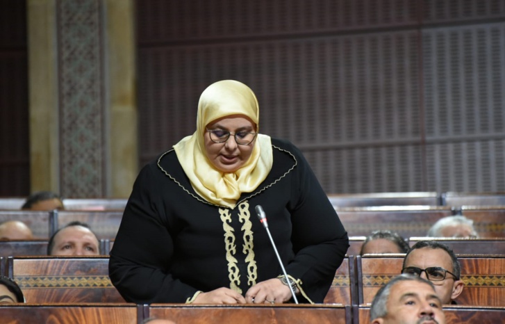 النائبة البرلمانية نورة كروم النائبة البرلمانية نورة كروم