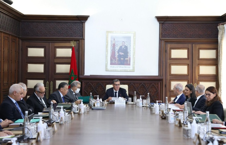 أخنوش يطمئن المغاربة بعودة انخفاض الأسعار في بعض المنتوجات الغذائية أخنوش يطمئن المغاربة بعودة انخفاض الأسعار في بعض المنتوجات الغذائية