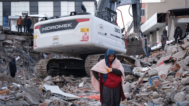 ارتفاع عدد قتلى زلزال تركيا وسوريا