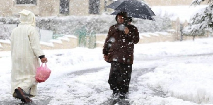 نشرة إنذارية.. أمطار قوية وتساقطات ثلجية في عدد من مدن المغرب