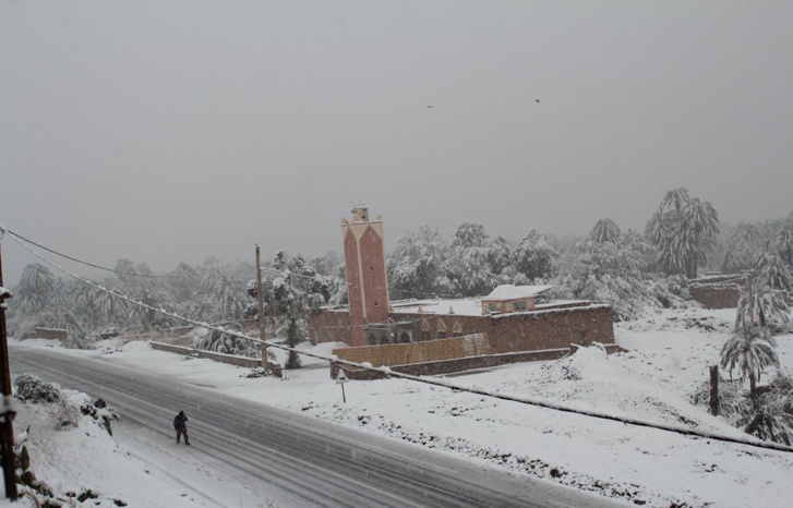 نشرة إنذارية: تساقطات ثلجية كثيفة بعدد من مناطق المملكة نشرة إنذارية: تساقطات ثلجية كثيفة بعدد من مناطق المملكة