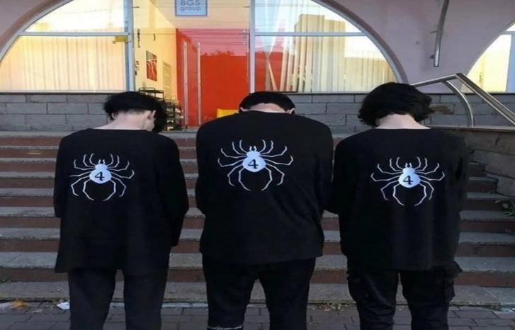 تحذير: انتشار ظاهرة غريبة بين المراهقين.. هوس بإنمي ياباني يتحول إلى مشاجرات جماعية تحذير: انتشار ظاهرة غريبة بين المراهقين.. هوس بإنمي ياباني يتحول إلى مشاجرات جماعية