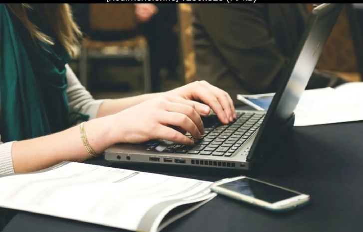 معاناة نون النسوة في بلاط صاحبة الجلالة معاناة نون النسوة في بلاط صاحبة الجلالة