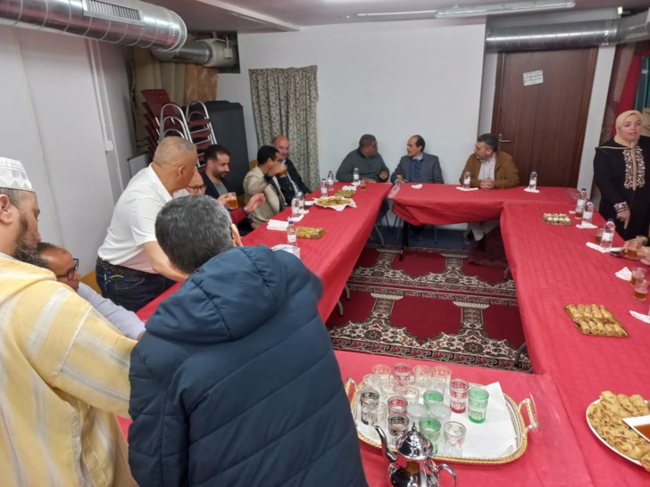 القنصل العام للمملكة المغربية بكتالونيا في زيارة لجمعيات إسلامية القنصل العام للمملكة المغربية بكتالونيا في زيارة لجمعيات إسلامية