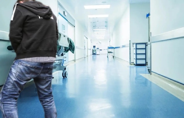 تهم مختلفة تلاحق حارسي أمن ومحاميين وفتاة في مراكش تهم مختلفة تلاحق حارسي أمن ومحاميين وفتاة في مراكش