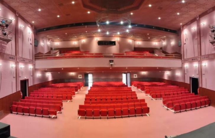 وزير الشباب والثقافة والتواصل يفتتح مسرح محمد عفيفي وزير الشباب والثقافة والتواصل يفتتح مسرح محمد عفيفي