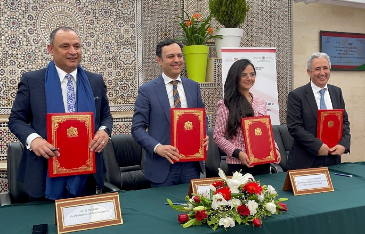 توقيع اتفاقيتين لتعزيز التكوين بقطاع صناعة السيارات توقيع اتفاقيتين لتعزيز التكوين بقطاع صناعة السيارات