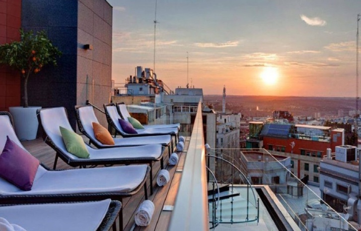 أرباب الفنادق بإسبانيا يرغبون في استقدام عمال من المغرب أرباب الفنادق بإسبانيا يرغبون في استقدام عمال من المغرب