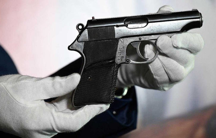 أكادير.. توقيف ثلاثيني استولى على سلاح وظيفي لموظف شرطة أكادير.. توقيف ثلاثيني استولى على سلاح وظيفي لموظف شرطة