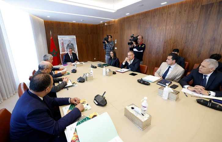 أخنوش يجتمع بمهنيي القطاع الفلاحي لمناقشة ارتفاع الأسعار أخنوش يجتمع بمهنيي القطاع الفلاحي لمناقشة ارتفاع الأسعار