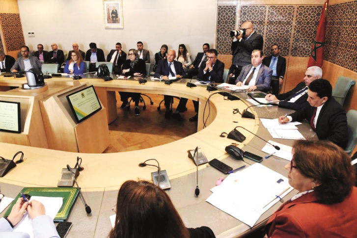 انتخابات الصيادلة تؤجج الجدل بالبرلمان..