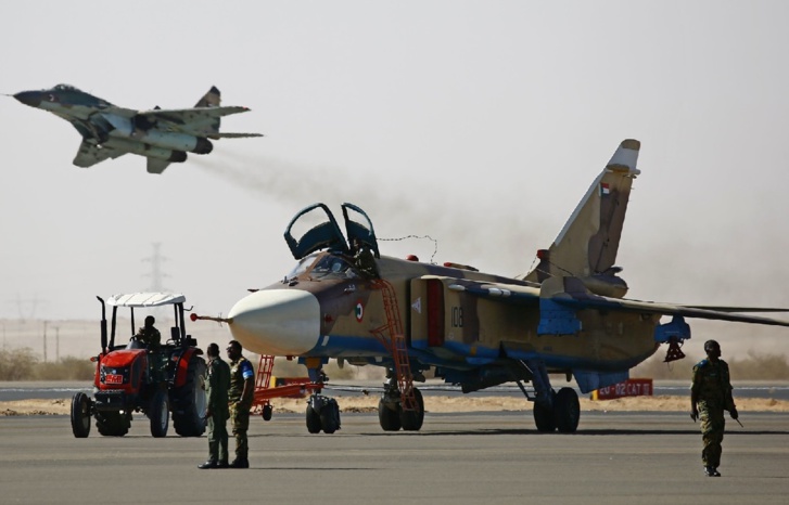 الجيش السوداني يستعين بمقاتلات جوية في صراعه مع قوات الدعم السريع الجيش السوداني يستعين بمقاتلات جوية في صراعه مع قوات الدعم السريع