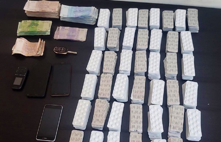 تفكيك شبكة إجرامية مكونة من 3 أشخاص بمكناس تفكيك شبكة إجرامية مكونة من 3 أشخاص بمكناس