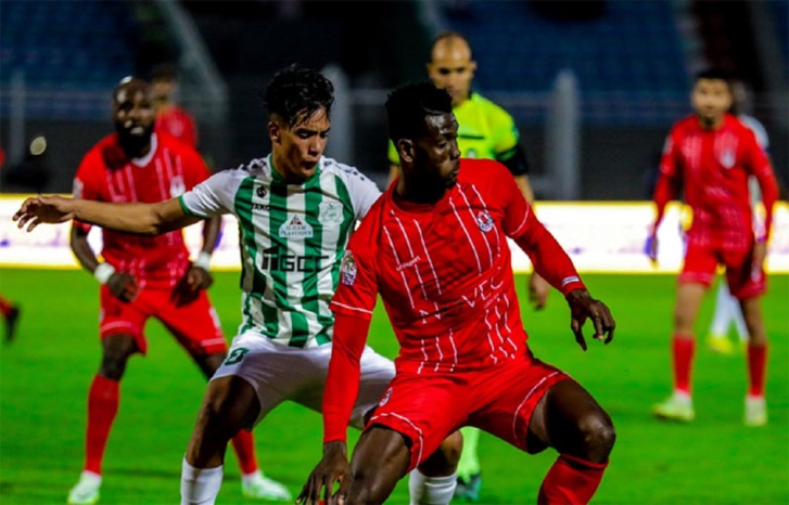 من مباراة سابقة بين الفتح والدفاع الجديدي من مباراة سابقة بين الفتح والدفاع الجديدي