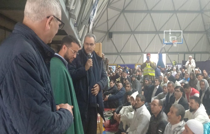 مغاربة نابولي الإيطالية يحتفلون بعيـد الفطر بحضور القنصل المغربي وعمدة المدينة مغاربة نابولي الإيطالية يحتفلون بعيـد الفطر بحضور القنصل المغربي وعمدة المدينة