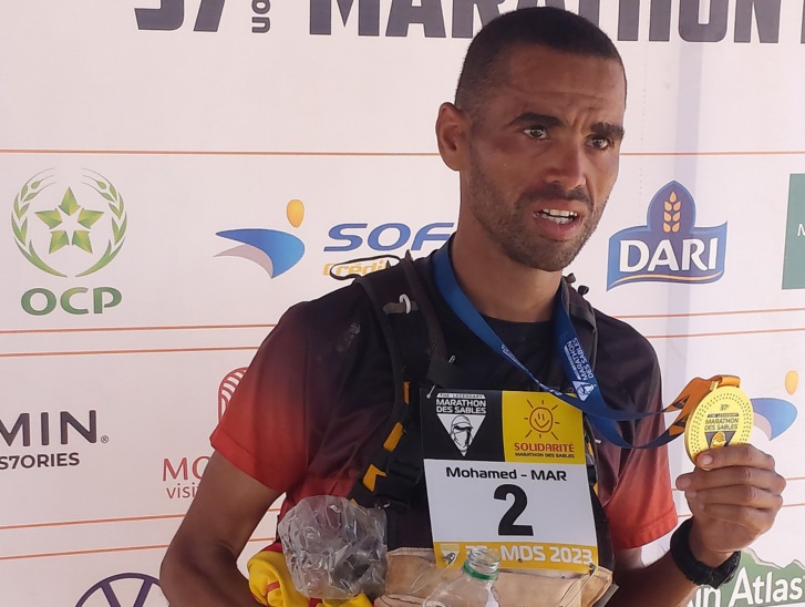 محمد المرابطي يحرز لقبه الأول في ماراطون الرمال محمد المرابطي يحرز لقبه الأول في ماراطون الرمال